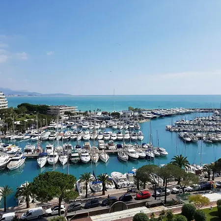 Apartament : Avec Terrasse, Climatisation Et Garage - Fr-1-252a-34