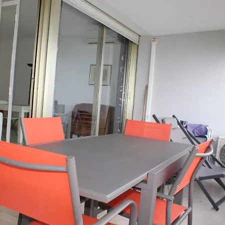: Avec Terrasse, Climatisation Et Garage - Fr-1-252a-34 *